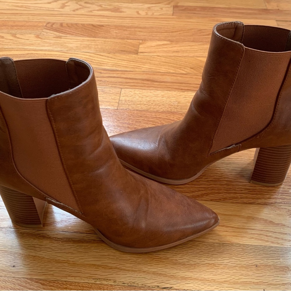 Brown Pointed Toe Ankle Boots. Wide Calf friendly. Size 8.5 - Picture 11 of 11